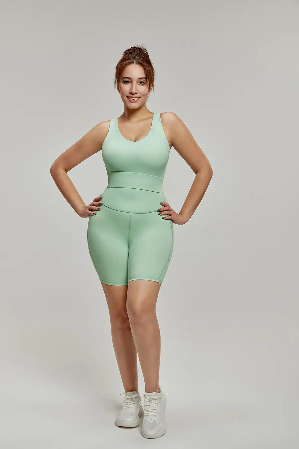 Shock-proof fixed cup to cover secondary breasts, enlarged yoga wear bra fitness vest Featherun